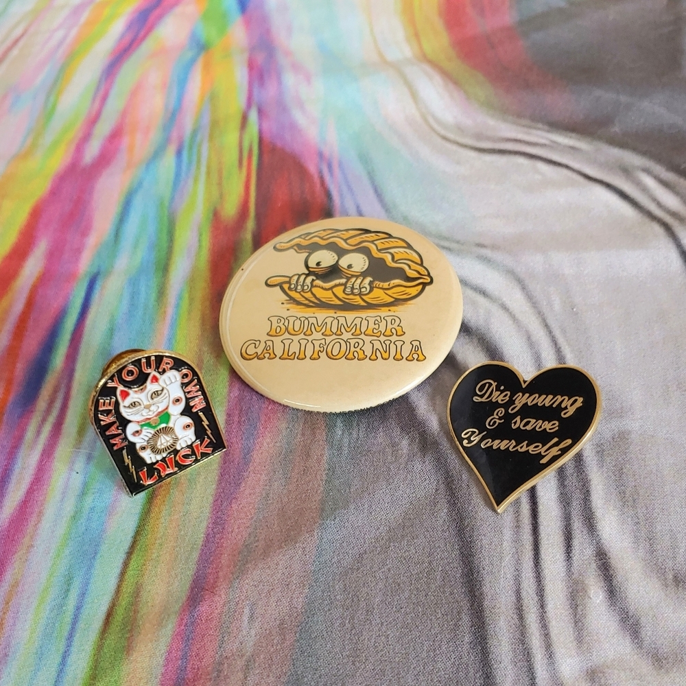 Set of pins
